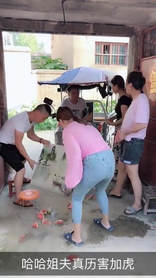 尴尬吃瓜群众戴口罩,口罩下的趣味生活瞬间