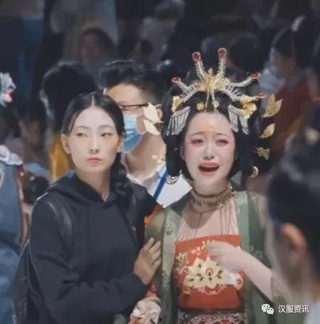 吃瓜群众看汉服走秀,吃瓜群众眼中的古典时尚盛宴