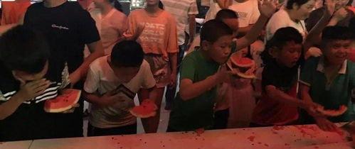 网红吃瓜群众组,揭秘网络红人的幕后故事