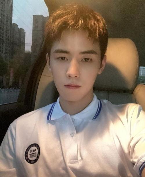 任豪r1se群众吃瓜